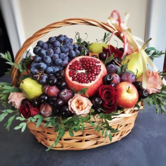 Съедобный букет 247. Корзина с фруктами